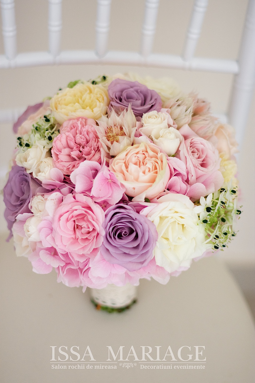 buchet mireasa hortensia roz si bujori roz