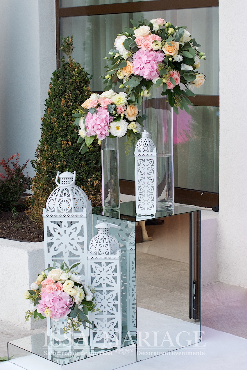 aranjamente florale decor intrare nunta