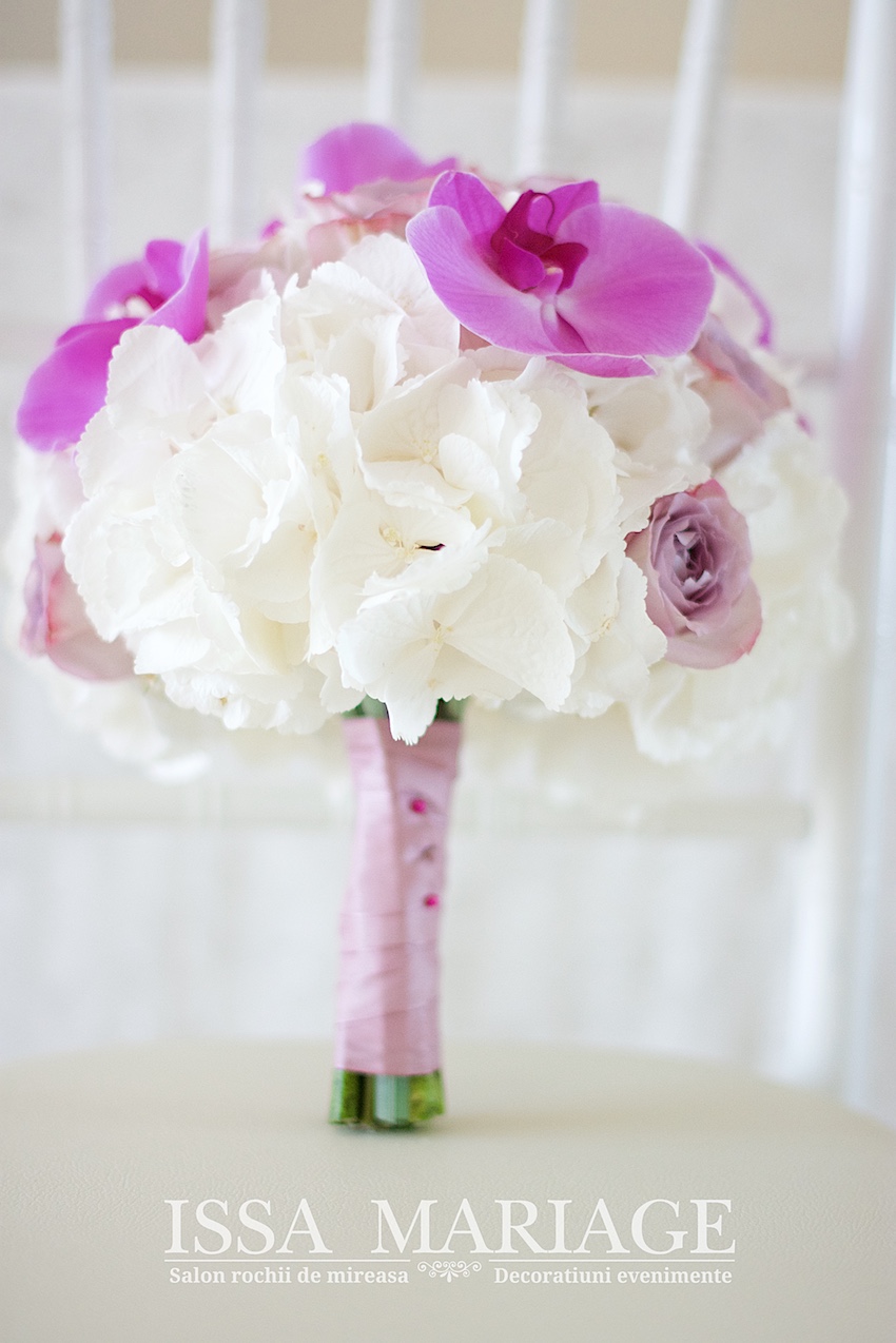 buchet nasa orhidee roz