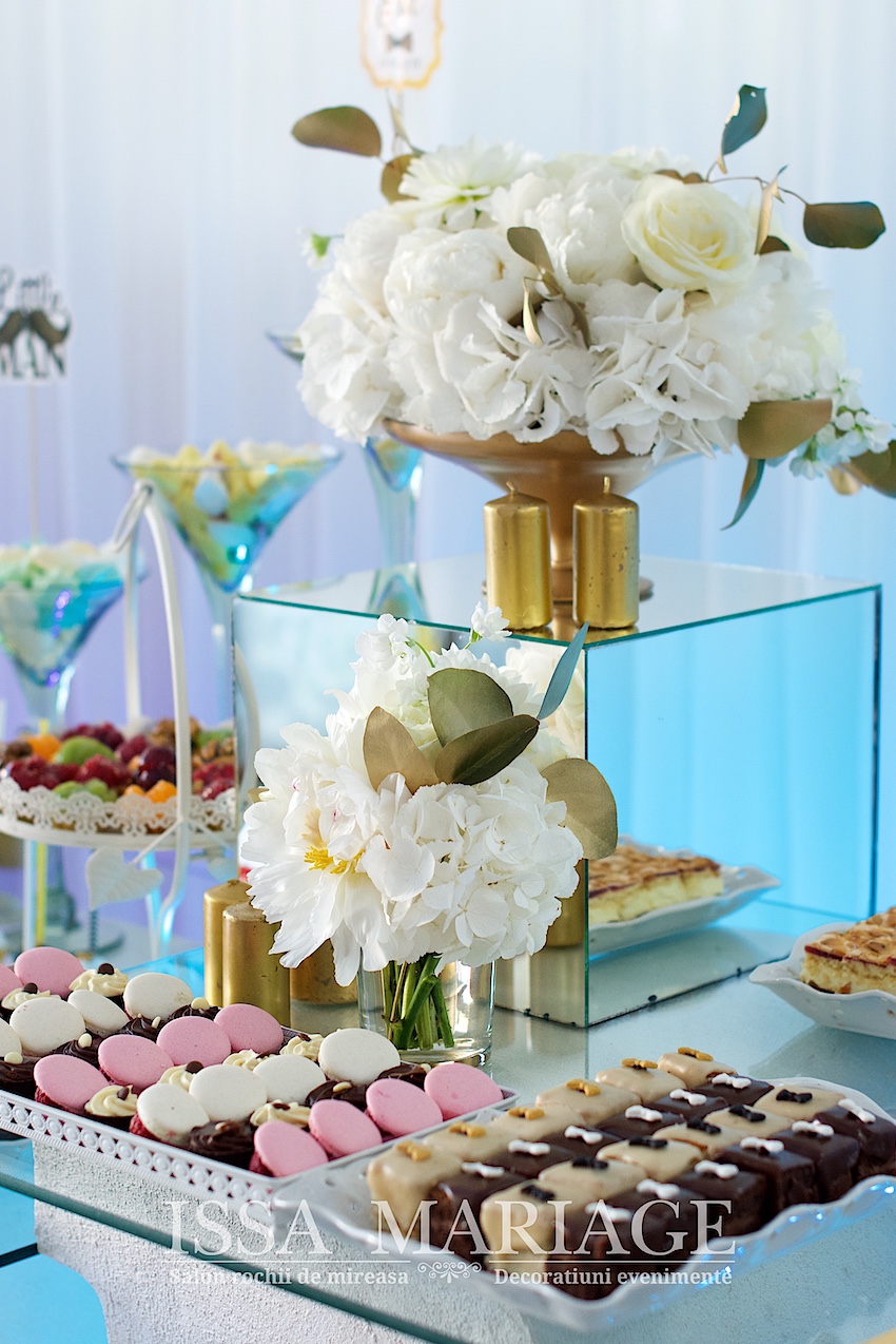 aranjamente bujori candy bar