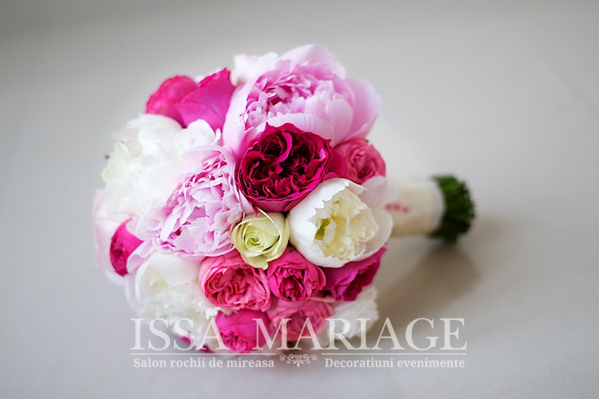 buchet mireasa cu ranunculus
