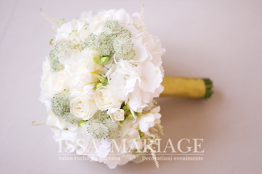 buchet de mireasa alb cu verde