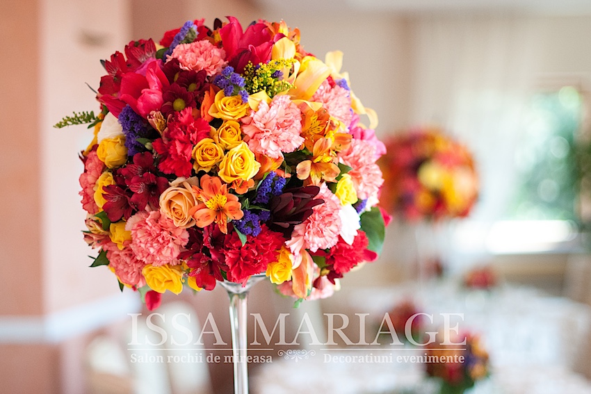 aranjamente florale colorate nunta si botez