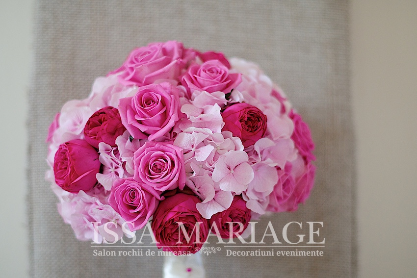 buchetel mireasa din hortensie roz