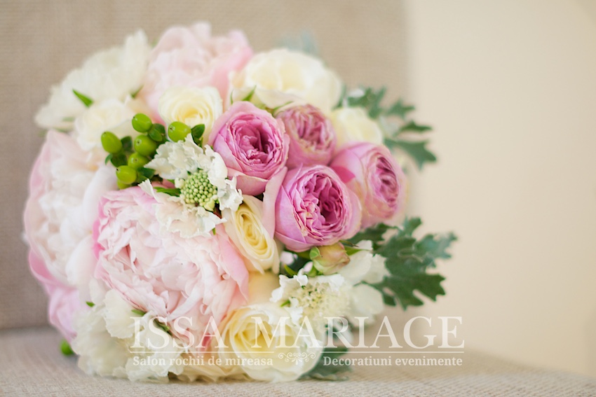 buchet mireasa ranunculus