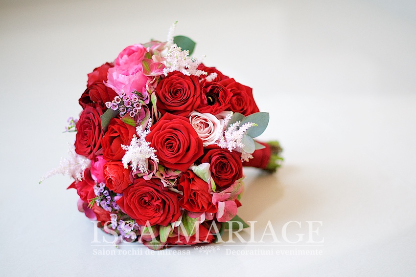 Buchet de mireasa rosu